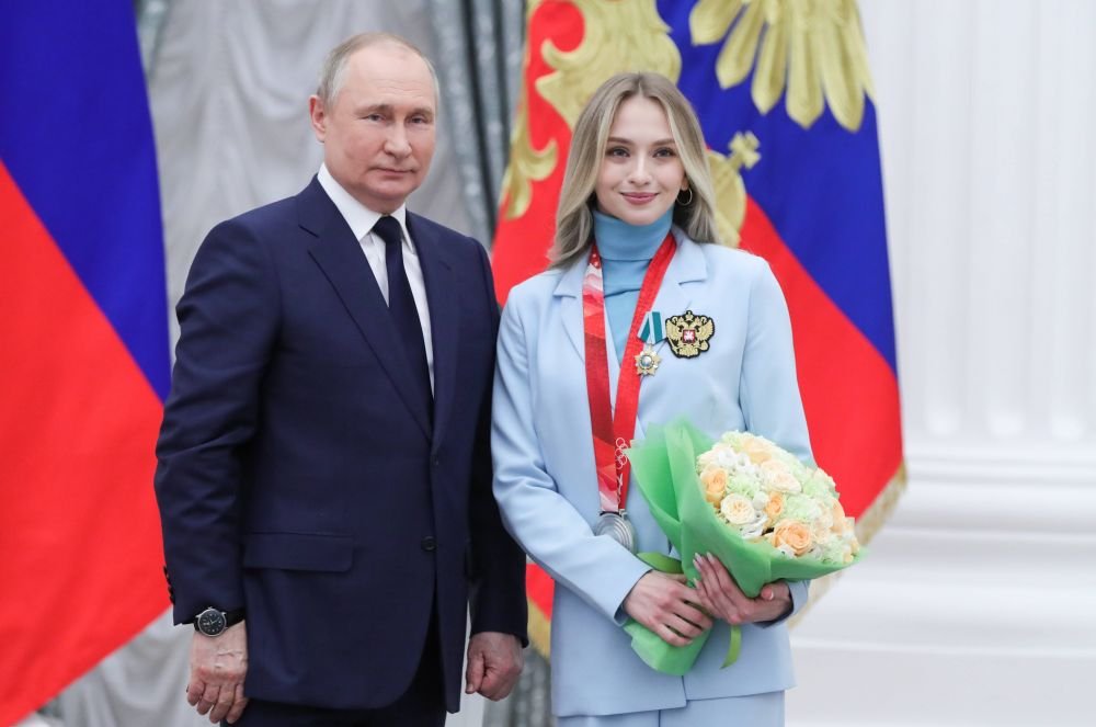 I-a 'dezgustat' pe fani cu gesturile sale, iar acum a comis-o din nou! Ce a făcut campioana olimpică din Rusia de 'Ziua Victoriei'_34
