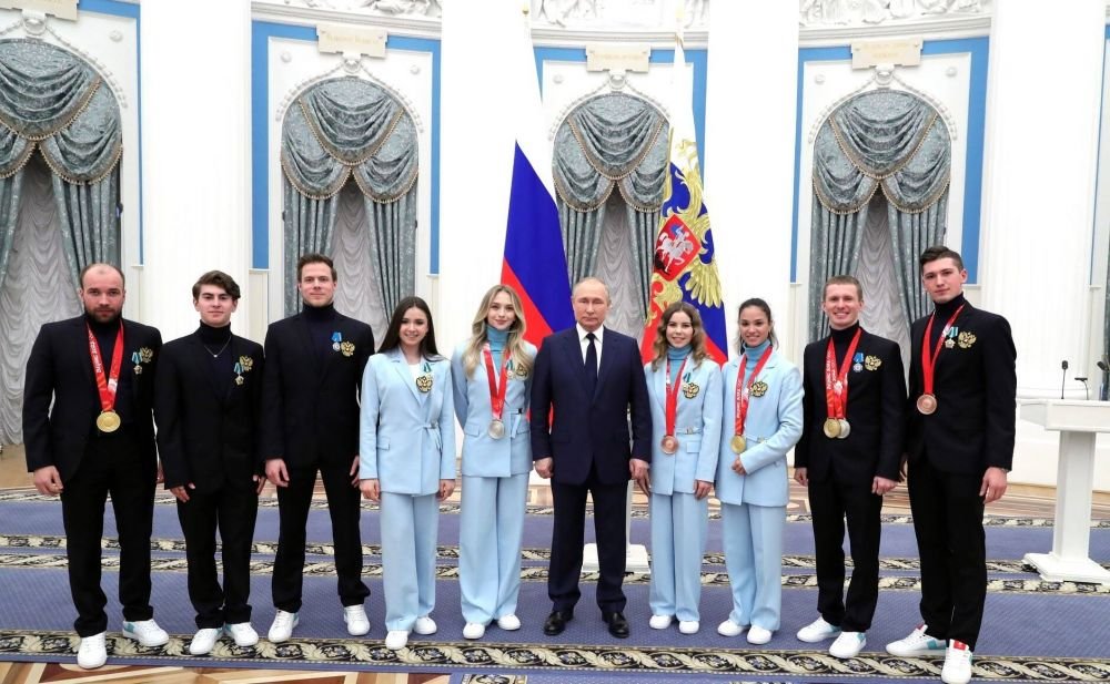 I-a 'dezgustat' pe fani cu gesturile sale, iar acum a comis-o din nou! Ce a făcut campioana olimpică din Rusia de 'Ziua Victoriei'_37