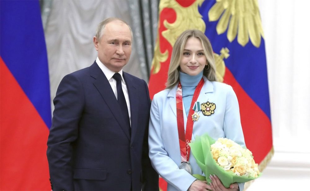I-a 'dezgustat' pe fani cu gesturile sale, iar acum a comis-o din nou! Ce a făcut campioana olimpică din Rusia de 'Ziua Victoriei'_38