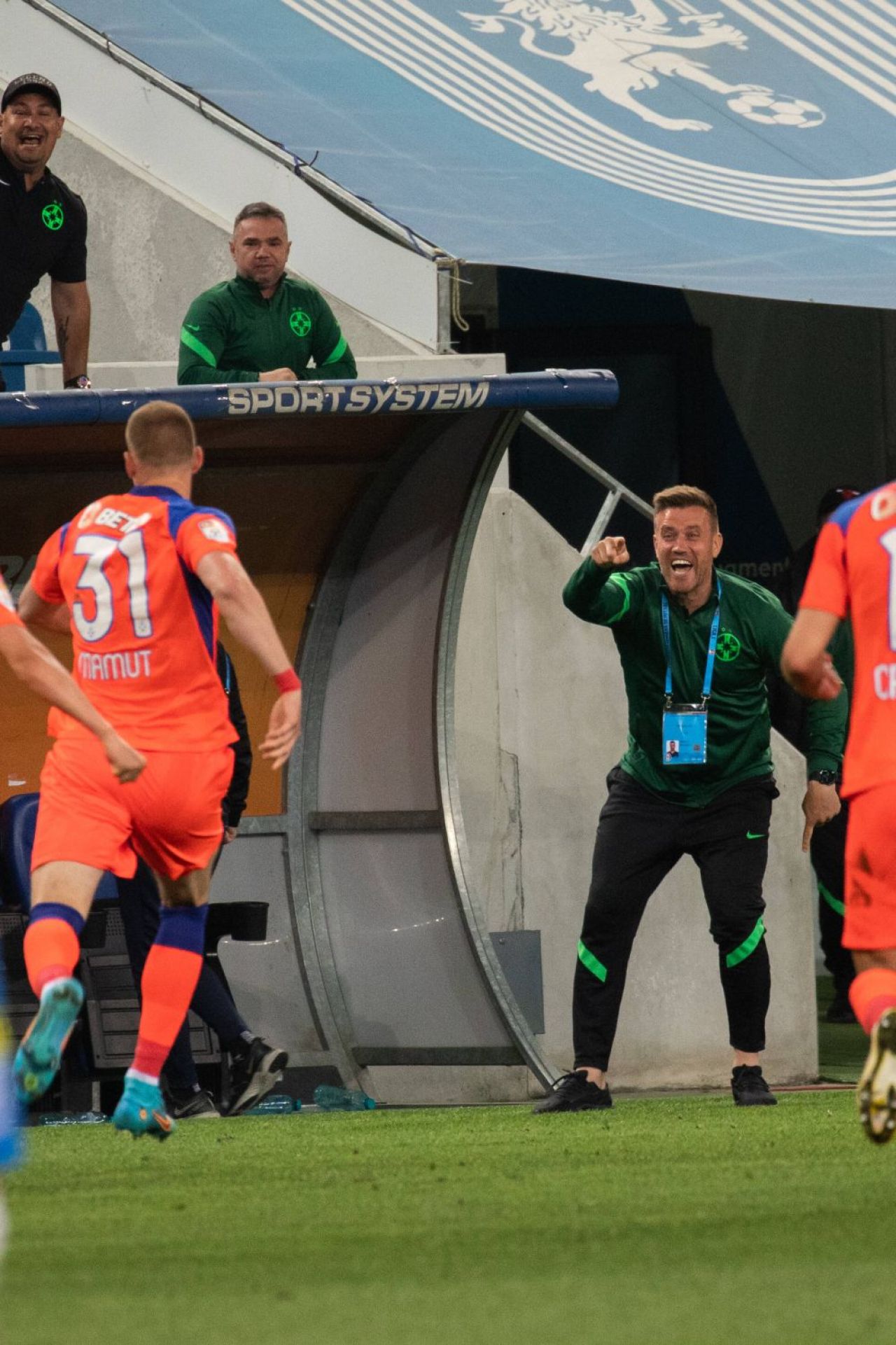 Detalii din culisele transferului lui Ivan Mamut de la Universtatea Craiova la FCSB: „M-a sunat Mihai Rotaru, nici măcar nu-l văzusem la față! Am zis da!” _2