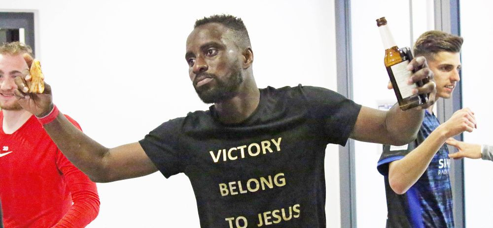 Era 1-1, scor la care gazdele se salvau și oaspeții promovau. Ce s-a &icirc;nt&acirc;mplat &icirc;n ultimele 12 minute: &bdquo;Zi neagră pentru fotbalul german!&rdquo;