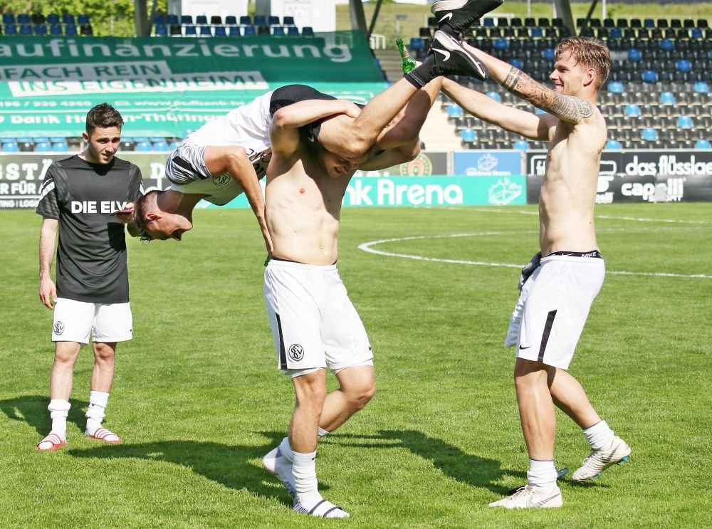 Era 1-1, scor la care gazdele se salvau și oaspeții promovau. Ce s-a întâmplat în ultimele 12 minute: „Zi neagră pentru fotbalul german!”_6