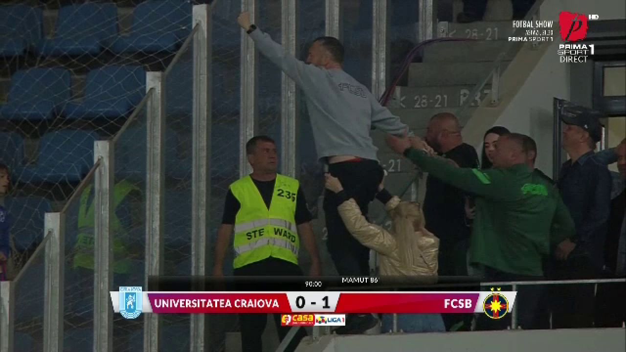 ”Eh... am glumit”. Cum a explicat MM Stoica gestul interpretabil cu steward-ul de la Craiova_7
