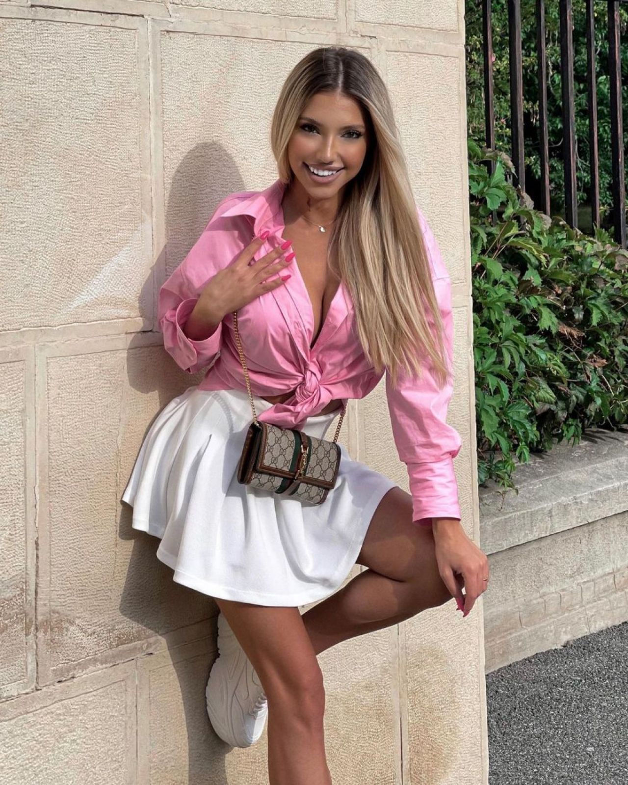 Aza Gabriela și Dragoș Nedelcu s-au despărțit! Cântăreața a vorbit despre ruptura de jucătorul FCSB-ului: „Se umple paharul!” _26
