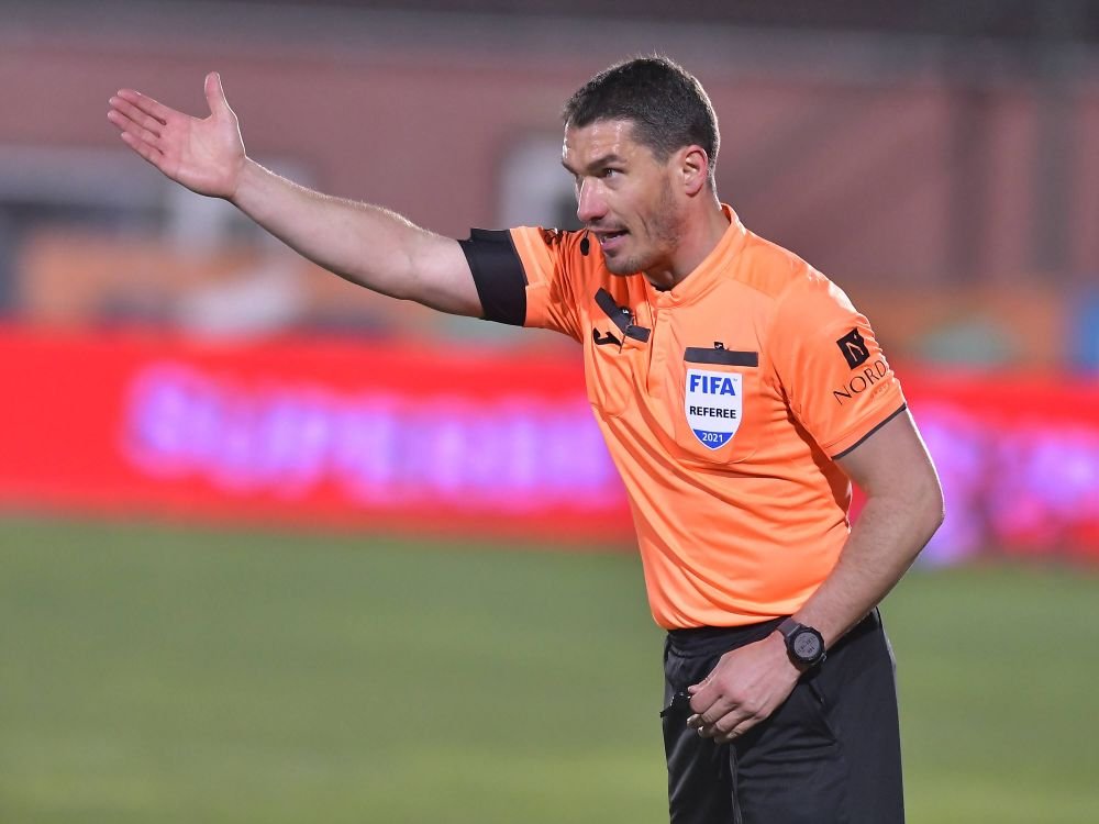 Istvan Kovacs a fost delegat de UEFA să arbitreze o finală europeană!_6