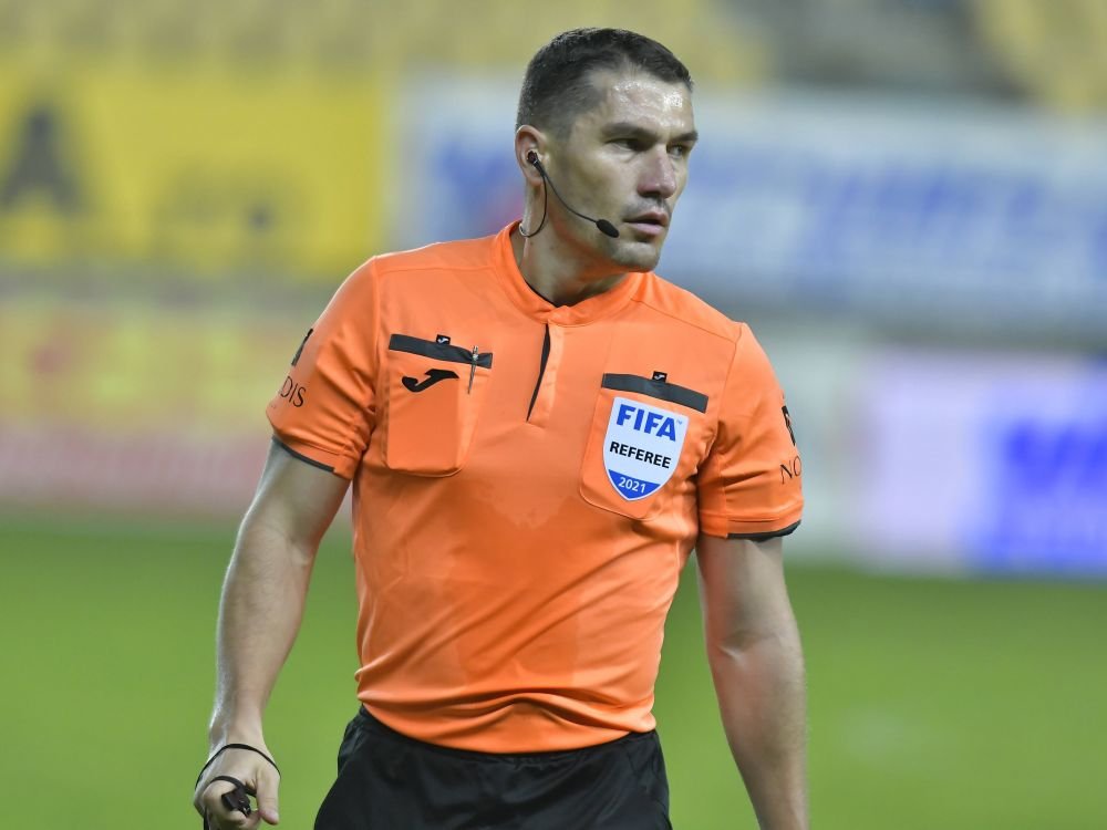 Istvan Kovacs a fost delegat de UEFA să arbitreze o finală europeană!_9