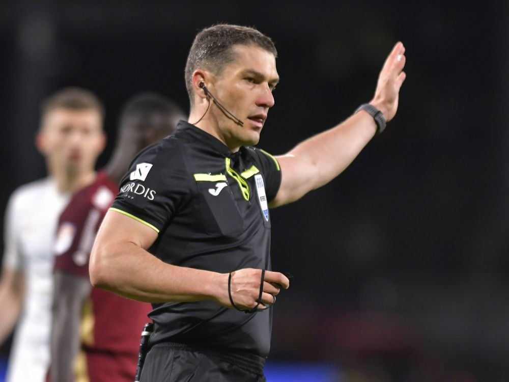 Istvan Kovacs a fost delegat de UEFA să arbitreze o finală europeană!_12