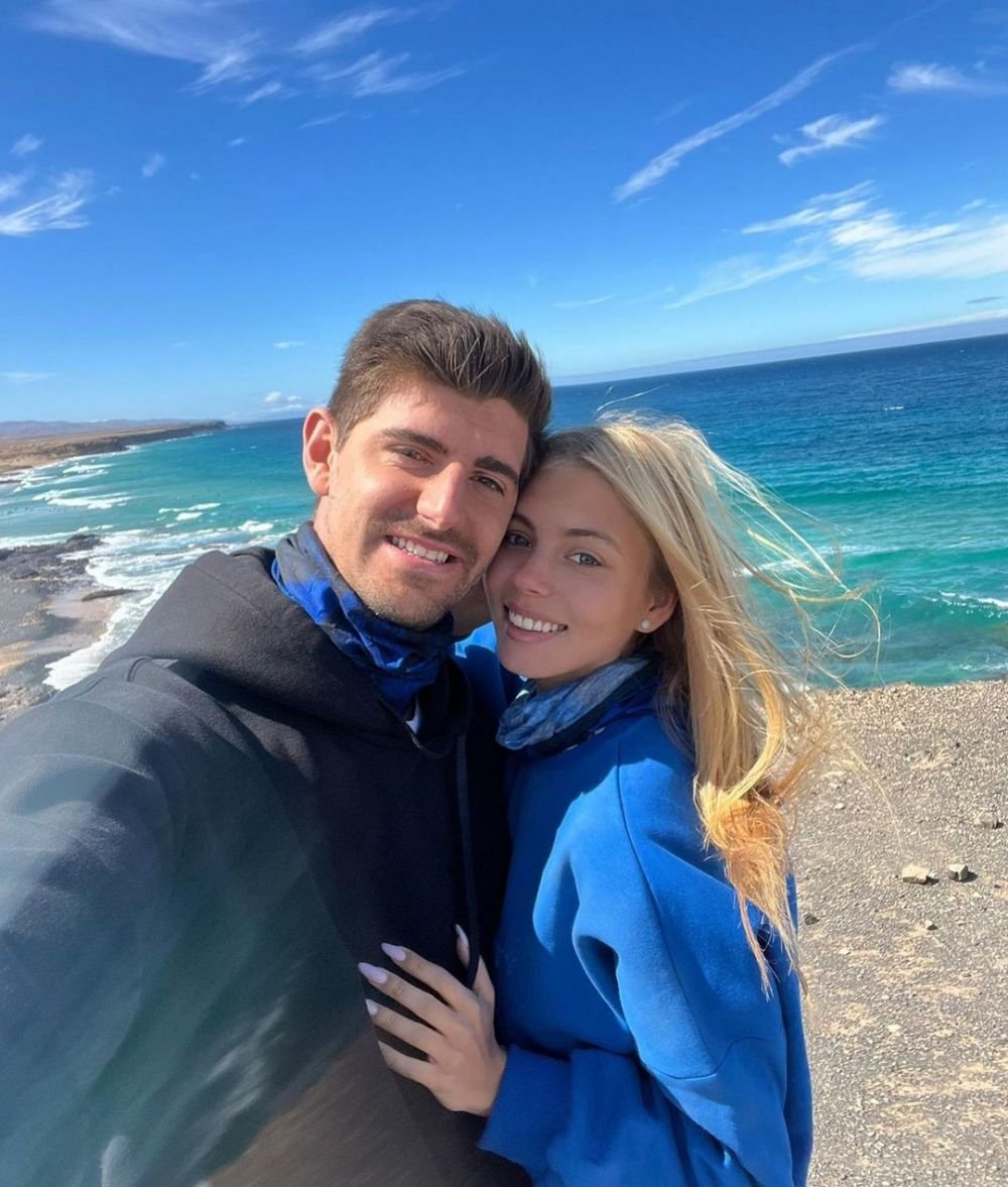 Iubita lui Thibaut Courtois a „furat” toate privirile la defilare! Modelul și-a făcut apariția în lenjerie intimă _24