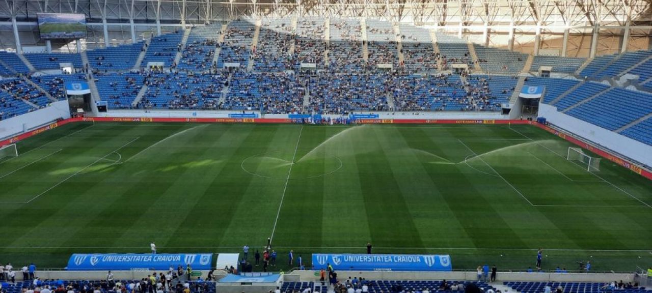 Momente speciale înainte de Universitatea Craiova - Sepsi. 12.000 de spectatori au venit la semifinala de Cupa României. Gabi Boldici a dat lovitura de start _6