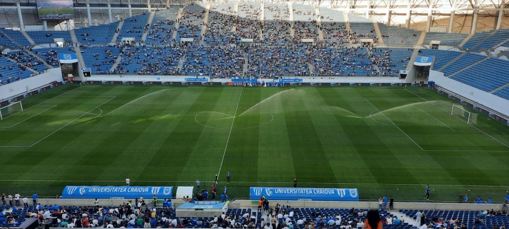 Momente speciale înainte de Universitatea Craiova - Sepsi. 12.000 de spectatori au venit la semifinala de Cupa României. Gabi Boldici a dat lovitura de start _7