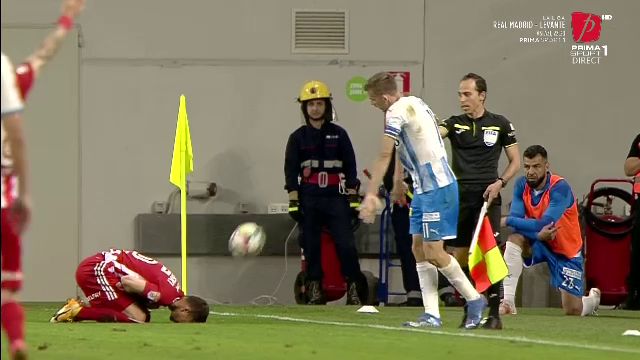 Gest golănesc al căpitanului Universității Craiova! Bancu a văzut „roșu” după ce l-a lovit de două ori pe Ashkovski_2