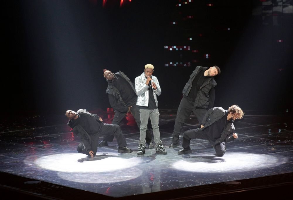 „Noul Julio Iglesias”: fotbalistul care a fost rezerva unui român a „rupt norii” la Eurovision_4