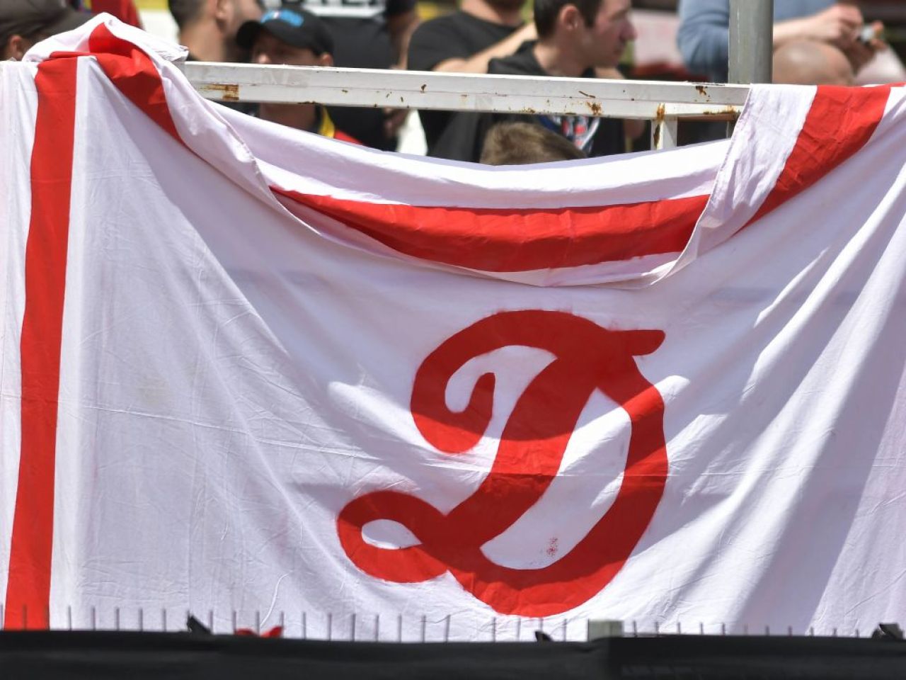 Legendele lui Dinamo au ales viitoarea siglă a clubului_8