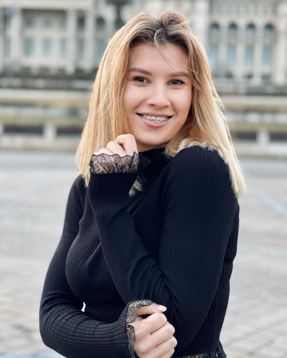 Fosta campioană europeană la gimnastică lucrează acum la circ: