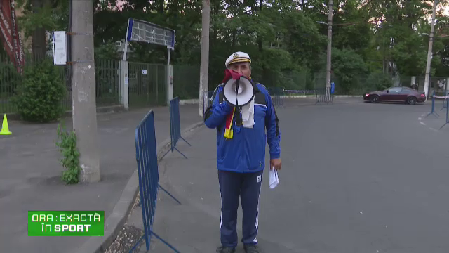 Fani la stadion sau miting PSD? Imagini savuroase cu suporterii Voluntariului la meciul cu FCSB: &bdquo;Ancora e domnul Pandele!&rdquo;