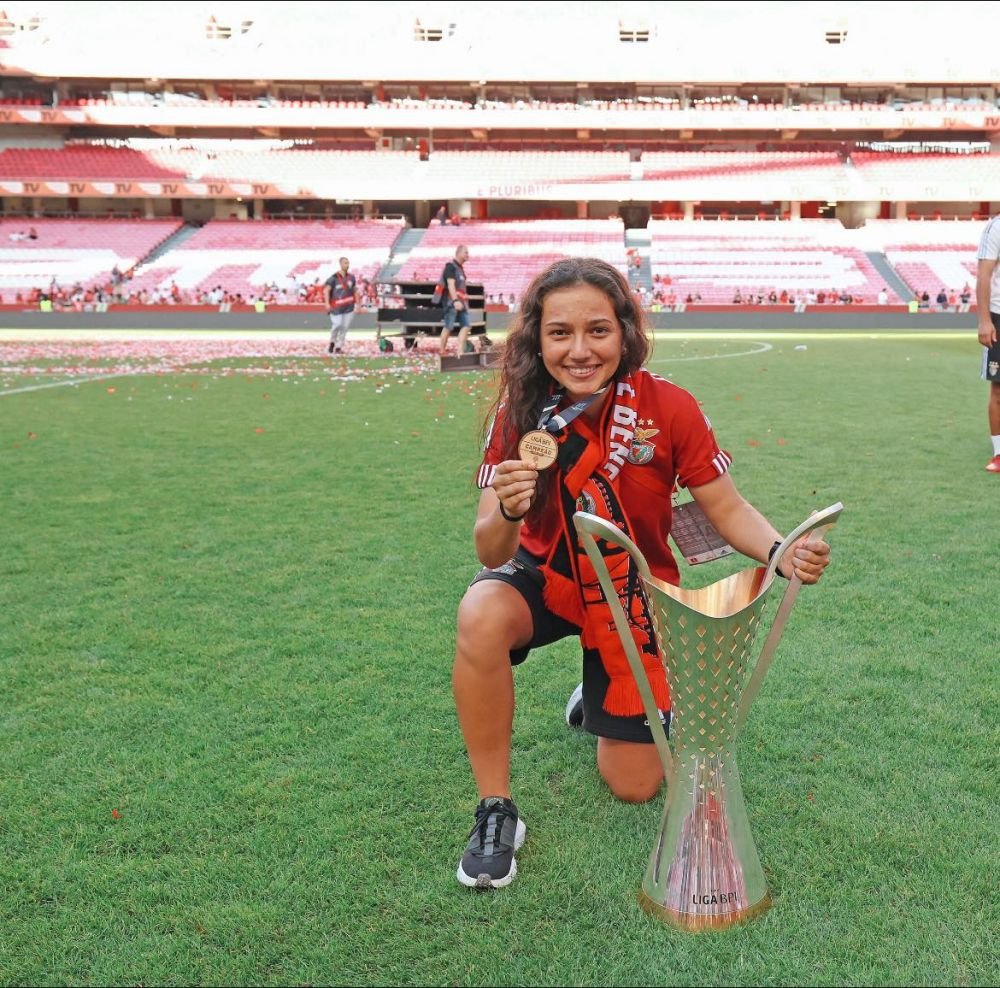 Regina de pe &rdquo;Da Luz&rdquo;! O t&acirc;nără fotbalistă din Rom&acirc;nia a devenit campioană a Portugaliei cu Benfica: &rdquo;A fost incredibil!&rdquo;