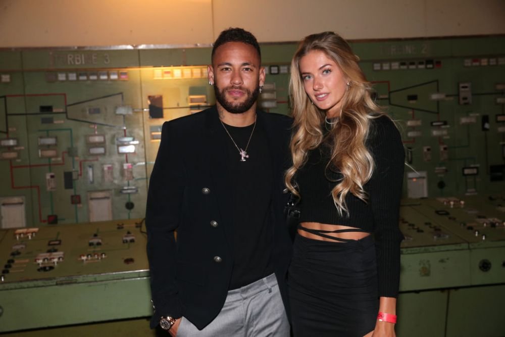 Cea mai frumoasă atletă din lume l-a eclipsat pe Neymar cu apariția sa! Rochia ultra sexy pe care a purtat-o la întâlnirea cu starul brazilian i-a scos în evidență formele_21