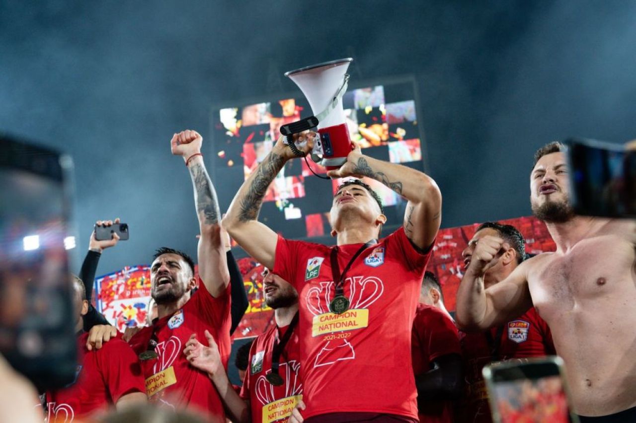 ANALIZĂ | De ce câștigă CFR campionate, de ce le pierde FCSB_4