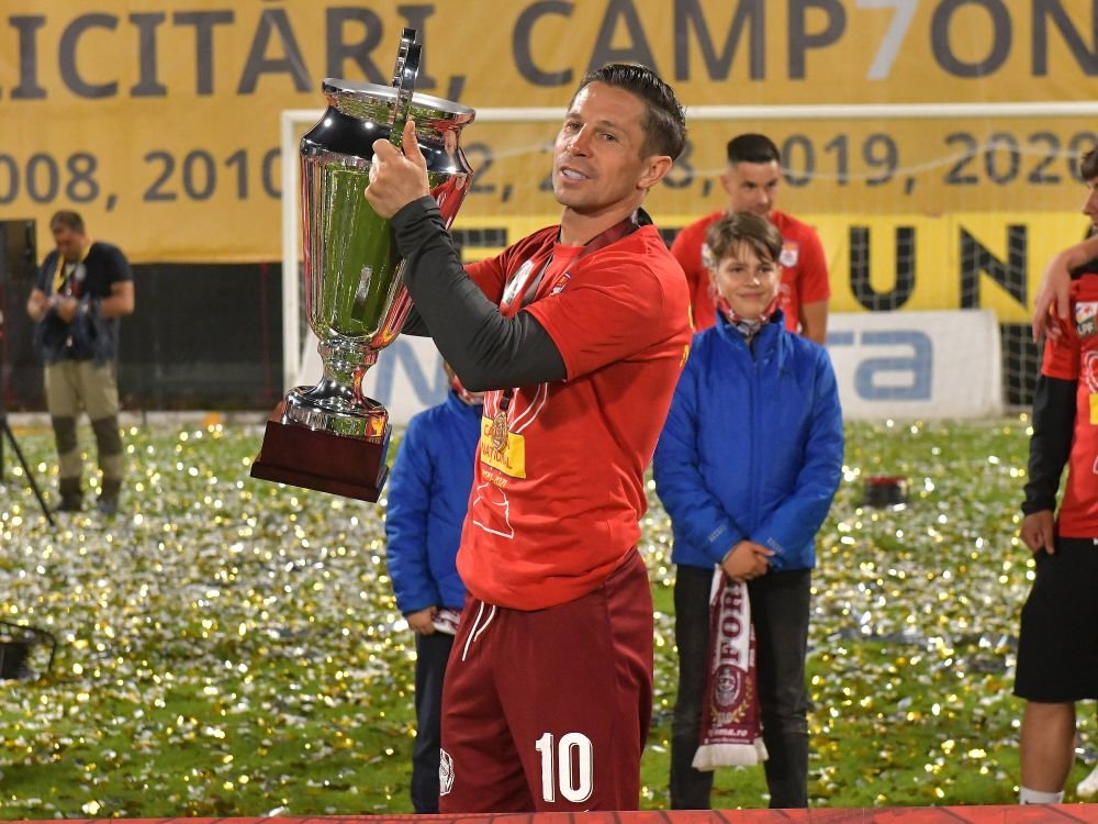 Omul-trofeu! Ciprian Deac a intrat &icirc;n istoria fotbalului rom&acirc;nesc! Cum arată topul jucătorilor cu cele mai multe titluri &icirc;n Liga 1