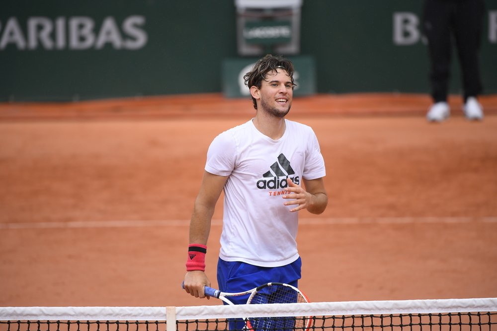 Să-l oprească cineva! Dominic Thiem a reușit două tweenere direct câștigătoare, cu spatele la adversar_21
