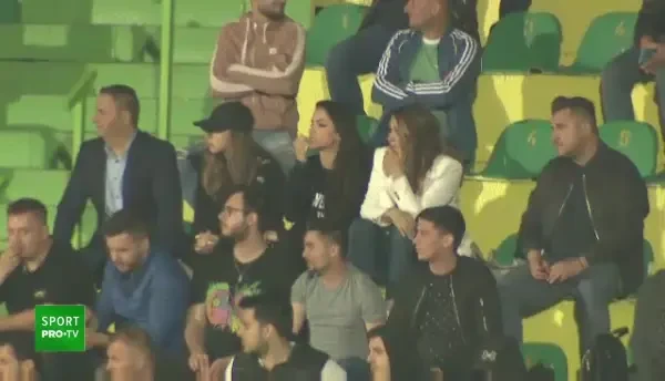 Adrian Mutu, susținut la Mioveni de către superba sa soție! Sandra Mutu, de la extaz la agonie! A trăit intens &icirc;nfr&acirc;ngerea Rapidului