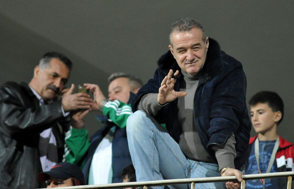 Becali a crezut că va rezolva cea mai mare problemă a FCSB-ului cu &rdquo;preferatul&rdquo; lui Petrescu: &rdquo;Nu era punctul lor forte&rdquo;