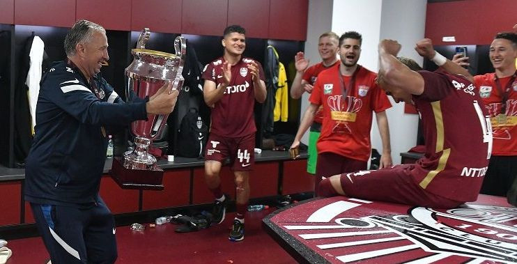 Petrescu, apărat de CFR după scandările &icirc;mpotriva Stelei: &bdquo;Versurile nu sunt greu de reținut! Oboseala, consumul de alcool...&rdquo;