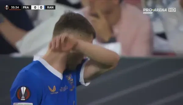 Rangers putea da lovitura din corner, dar Trapp este la post!