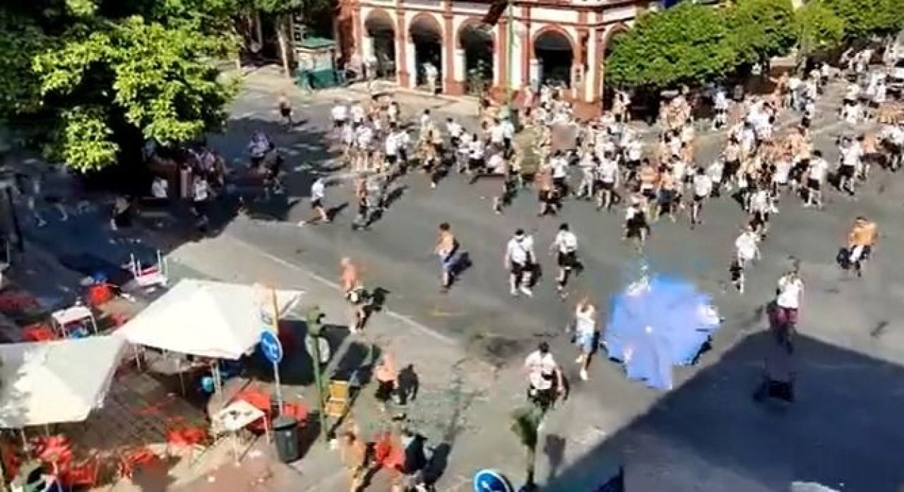 „Rușinos!” Imagini lamentabile la Sevilla: bătaie cu pumni și scaune între scoțieni și nemți. Ce au lăsat în urmă_4
