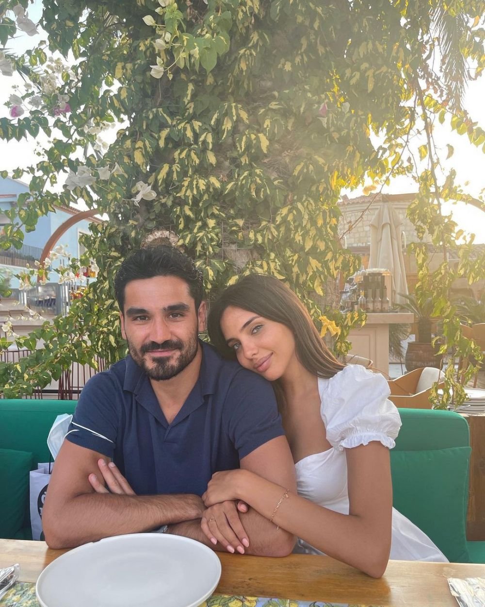 A zburat în secret la Madrid, iar toți spuneau că semnează cu Real! Gundogan a 'semnat' cu un model ultra sexy! Ea l-a dat de gol _18