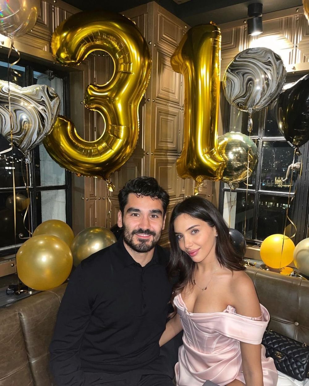 A zburat în secret la Madrid, iar toți spuneau că semnează cu Real! Gundogan a 'semnat' cu un model ultra sexy! Ea l-a dat de gol _27