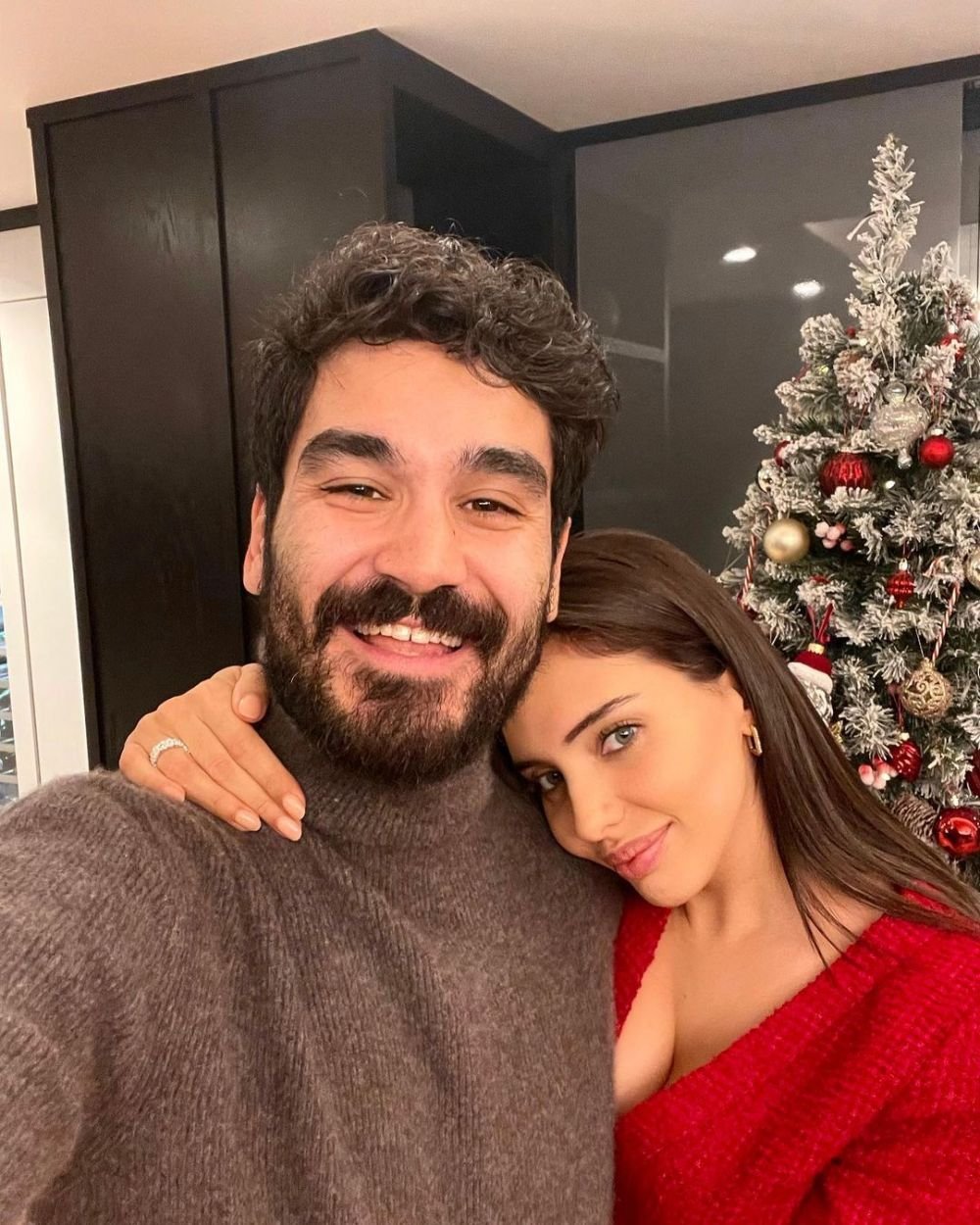 A zburat în secret la Madrid, iar toți spuneau că semnează cu Real! Gundogan a 'semnat' cu un model ultra sexy! Ea l-a dat de gol _42