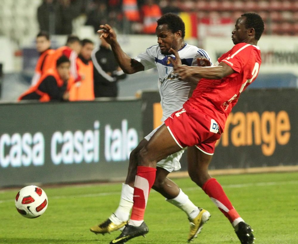 A încântat spectatorii din Liga 1 și acum a fost ales cea mai bună extremă din istoria țării sale!_6