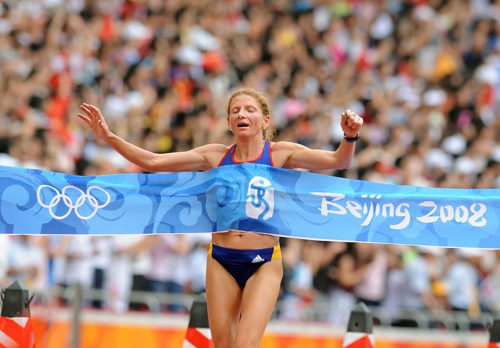 Constantina Diță, sportiva din Cartea Recordurilor, dezvăluiri despre momentul-cheie care i-a adus aurul olimpic la Beijing: „Aici au greșit ele!” Locul inedit în care își ține medalia _3
