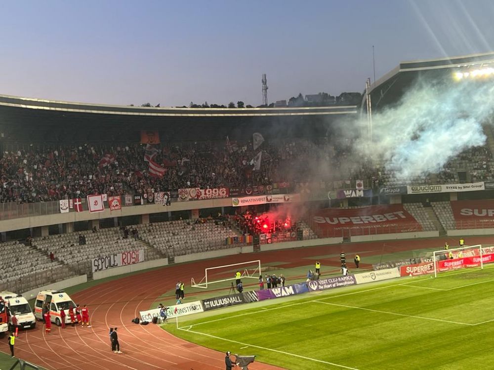 „Prestația voastră e de carnaval!” / „Degeaba aveți orgasme, t***e masculine!” Mesajele afișate de fanii lui U Cluj și Dinamo _7