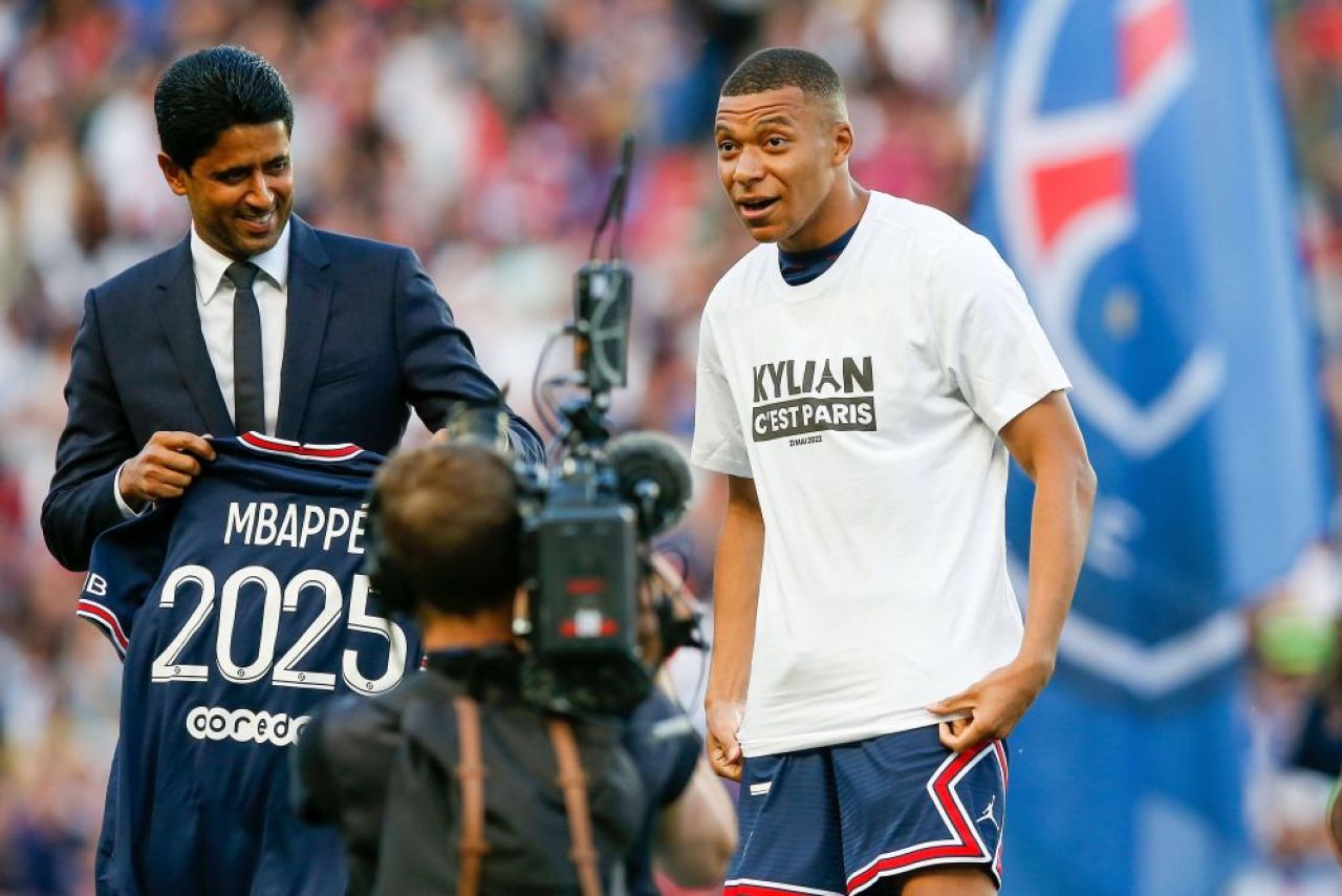 NEWS ALERT! Paris Saint-Germain a anunțat OFICIAL prelungirea contractului lui Kylian Mbappe! _3