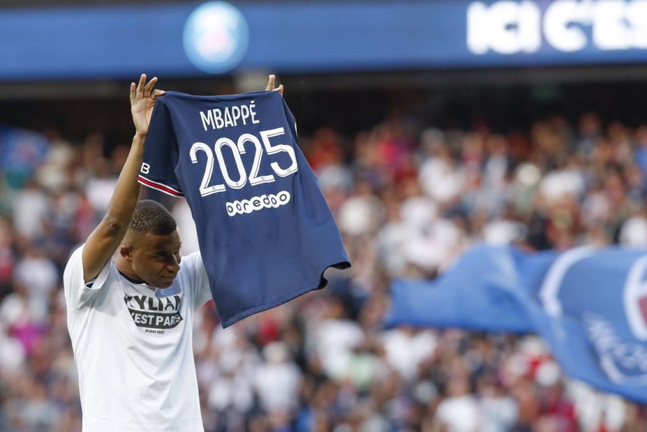 NEWS ALERT! Paris Saint-Germain a anunțat OFICIAL prelungirea contractului lui Kylian Mbappe! _9
