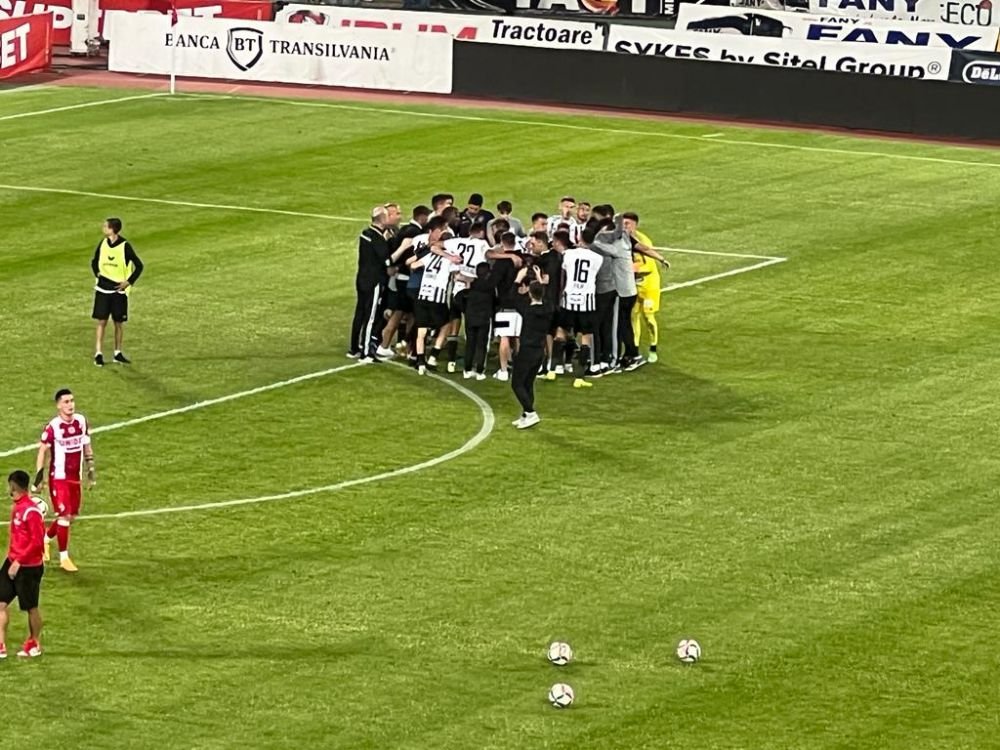 Mascații au intervenit în forță pe Cluj Arena. De la ce a pornit scandalul_5
