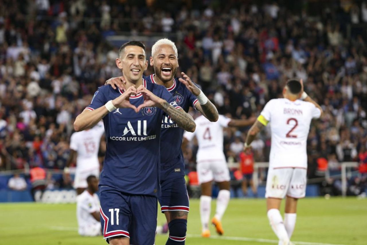 Momente emoționante pe Parc des Princes! Di Maria a marcat la ultimul său meci în tricoul lui PSG și a izbucnit în plâns! Stadionul i-a cântat numele _9
