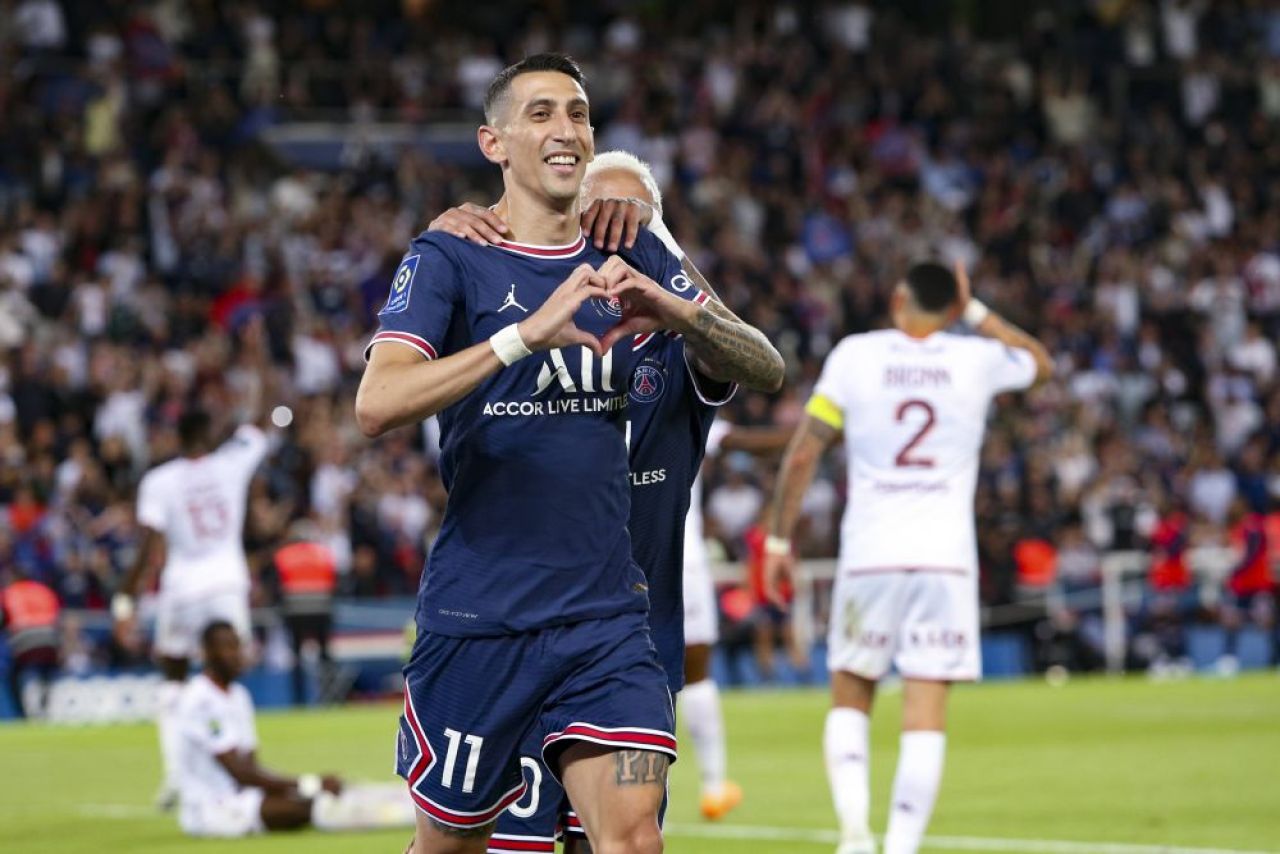 Momente emoționante pe Parc des Princes! Di Maria a marcat la ultimul său meci în tricoul lui PSG și a izbucnit în plâns! Stadionul i-a cântat numele _10