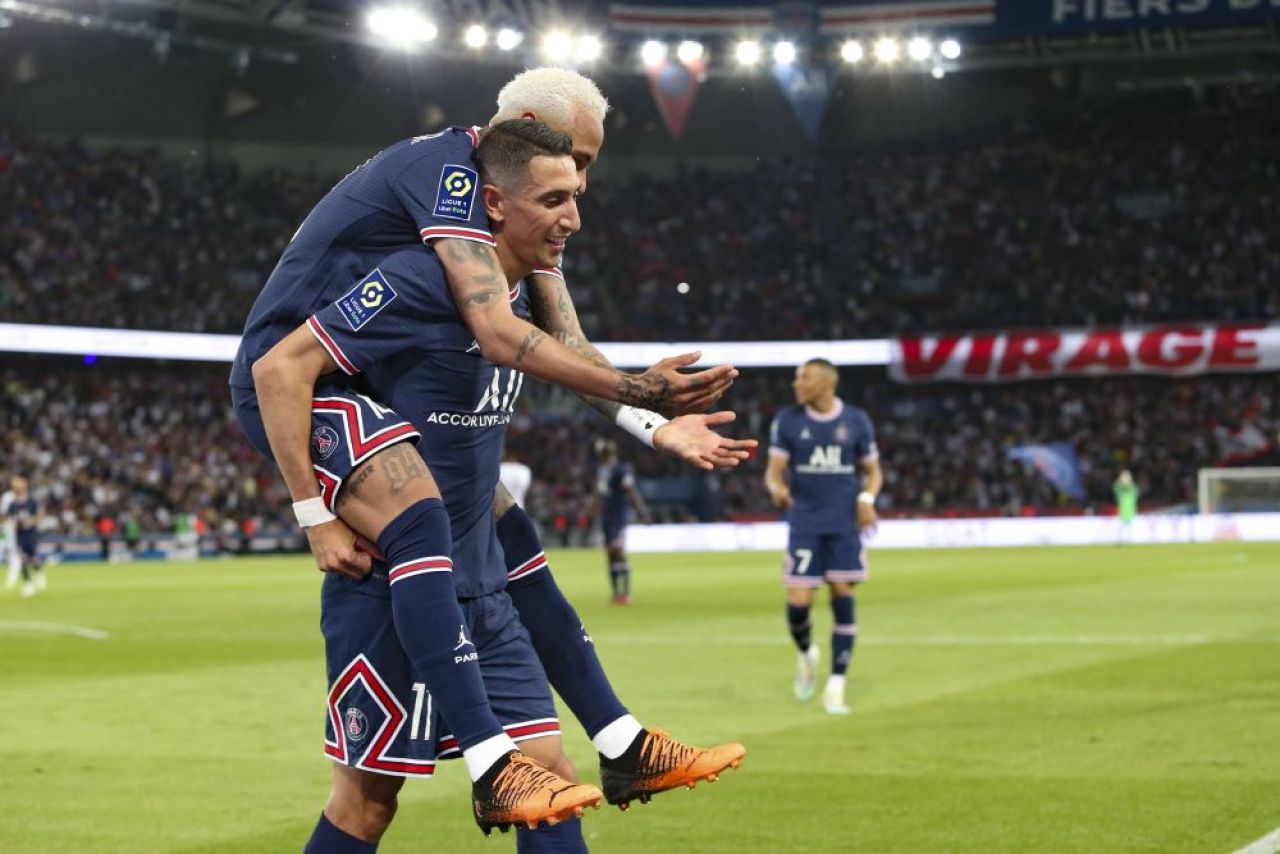 Momente emoționante pe Parc des Princes! Di Maria a marcat la ultimul său meci în tricoul lui PSG și a izbucnit în plâns! Stadionul i-a cântat numele _12