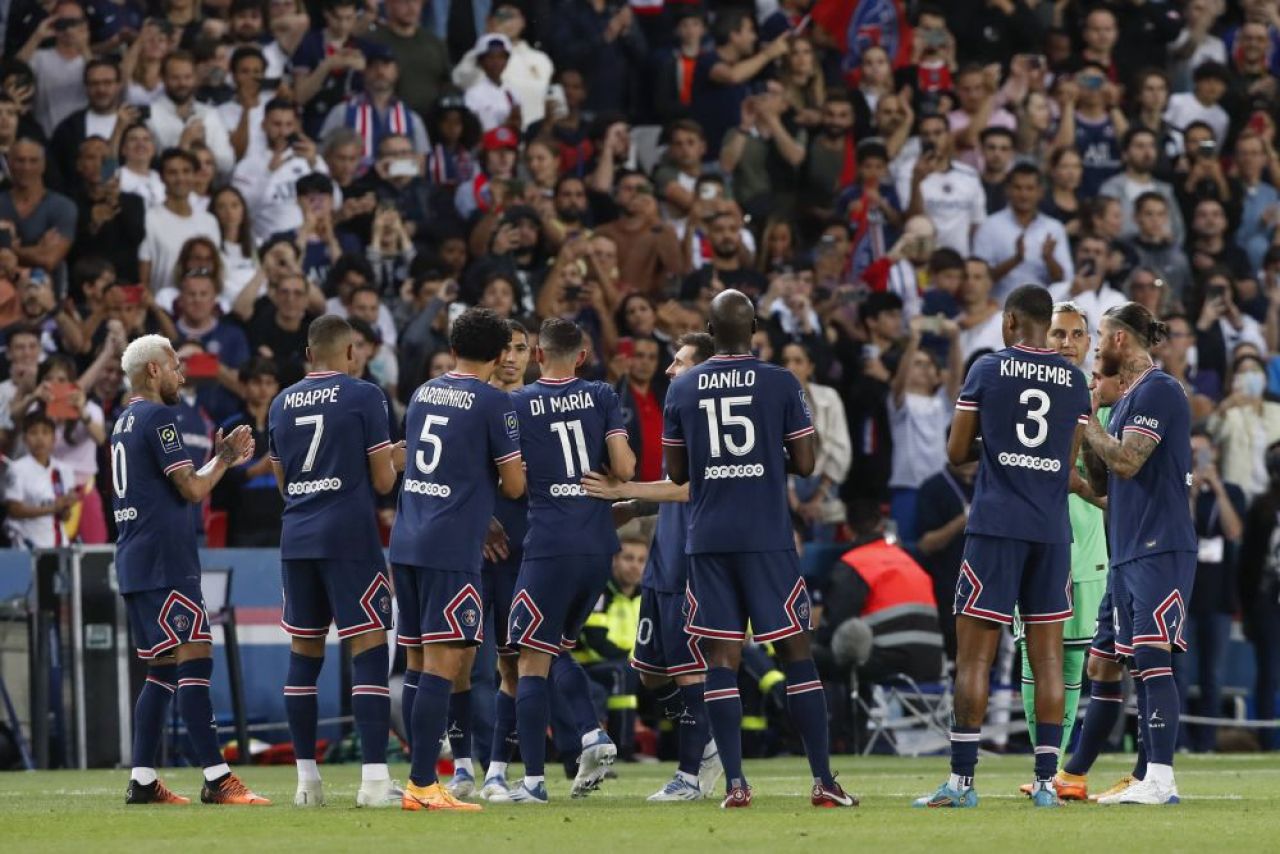 Momente emoționante pe Parc des Princes! Di Maria a marcat la ultimul său meci în tricoul lui PSG și a izbucnit în plâns! Stadionul i-a cântat numele _18