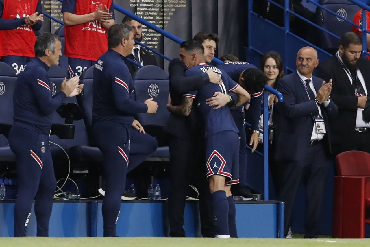 Momente emoționante pe Parc des Princes! Di Maria a marcat la ultimul său meci în tricoul lui PSG și a izbucnit în plâns! Stadionul i-a cântat numele _19