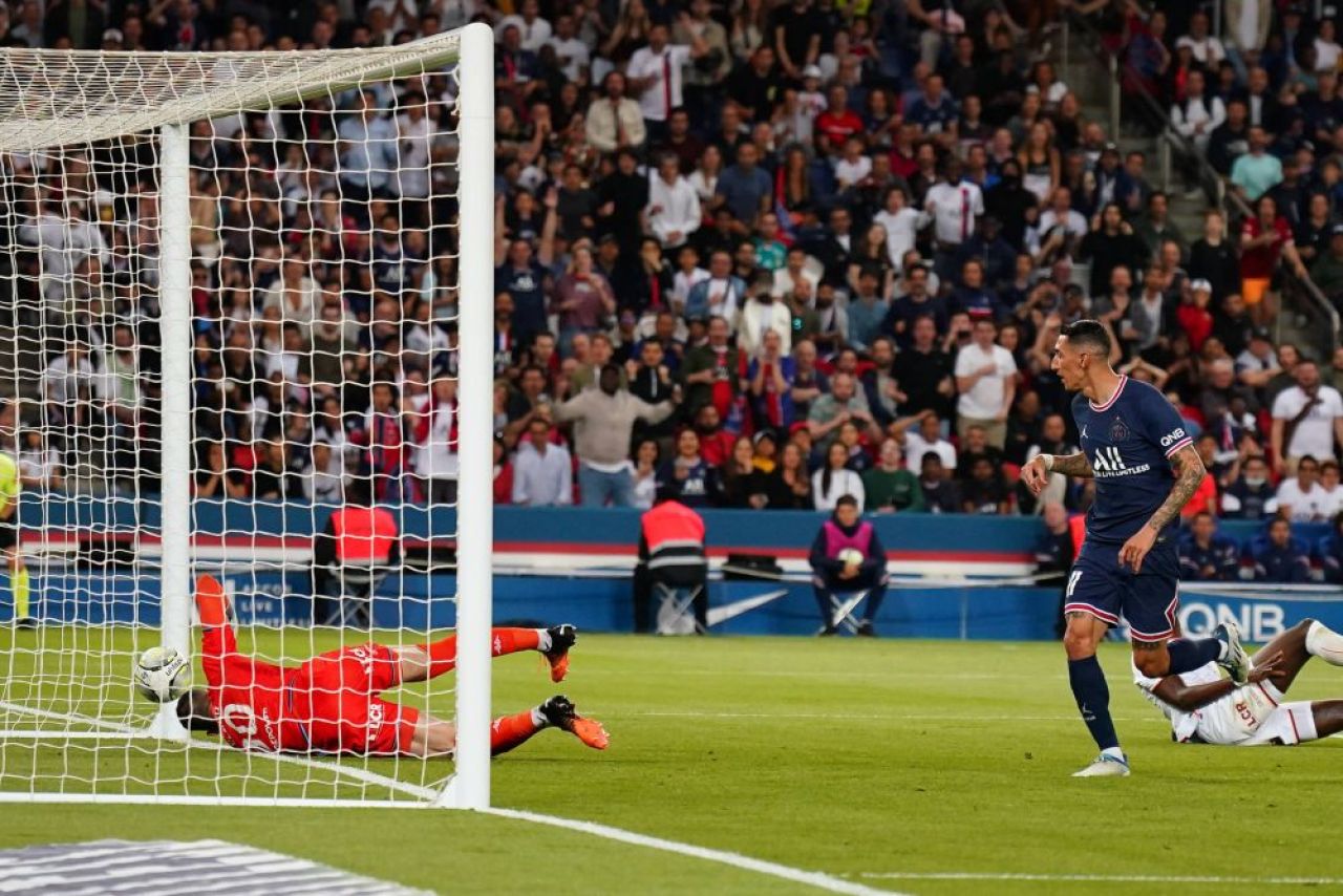 Momente emoționante pe Parc des Princes! Di Maria a marcat la ultimul său meci în tricoul lui PSG și a izbucnit în plâns! Stadionul i-a cântat numele _28