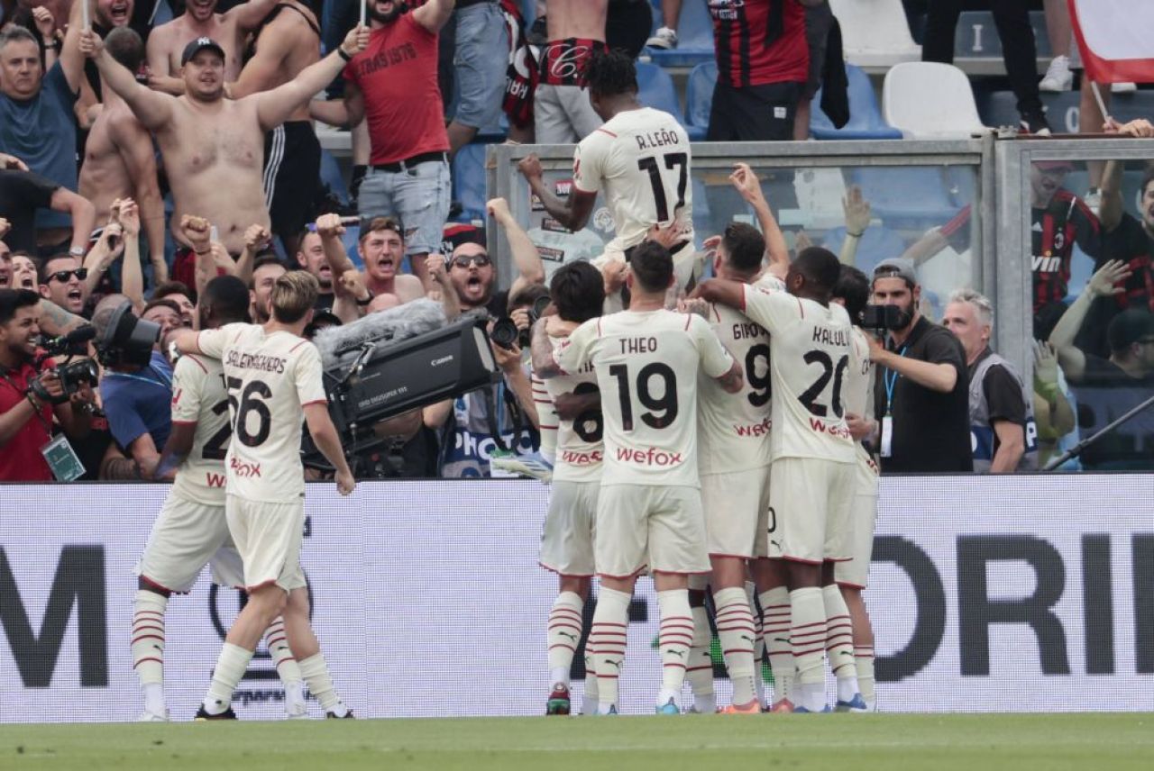 Sassuolo - AC Milan 0-3 și Inter - Sampdoria 3-0: echipa lui Pioli, campioană în Serie A după o pauză de 11 ani_5