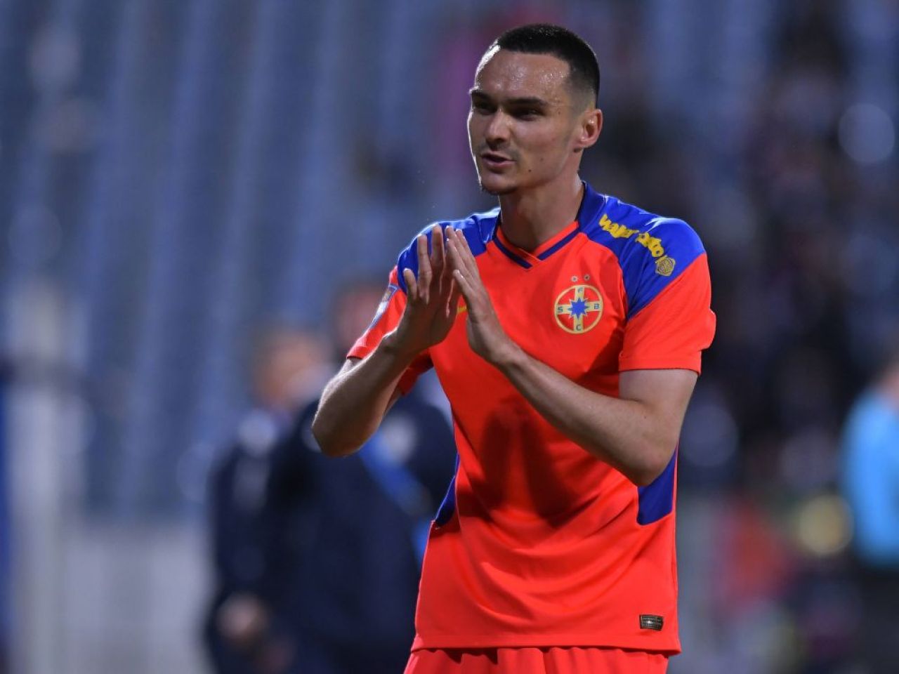Cu cine a văzut Dan Petrescu meciul dintre CFR Cluj și FCSB_10