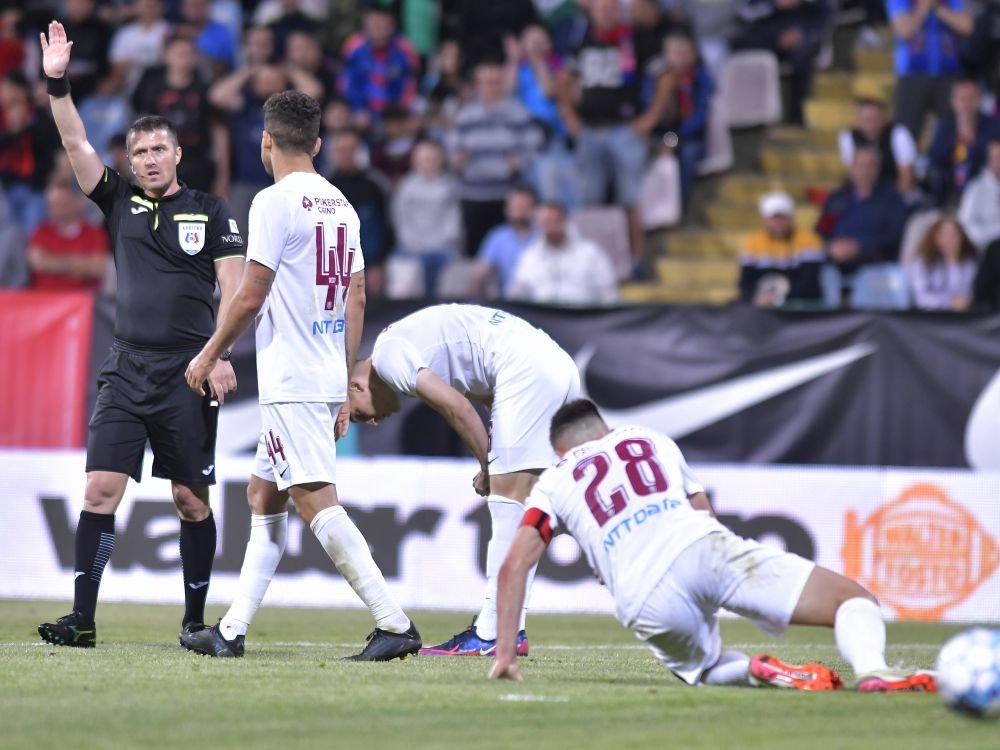 Cu cine a văzut Dan Petrescu meciul dintre CFR Cluj și FCSB_14