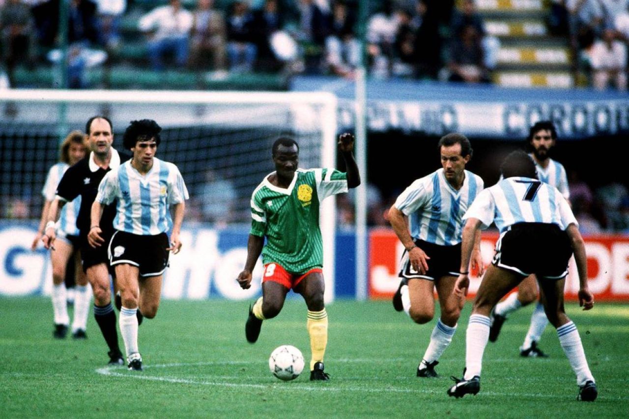 Roger Milla, atacantul care l-a amețit pe Andone la Mondialul din 1990, s-a retras definitiv la 70 de ani!_1