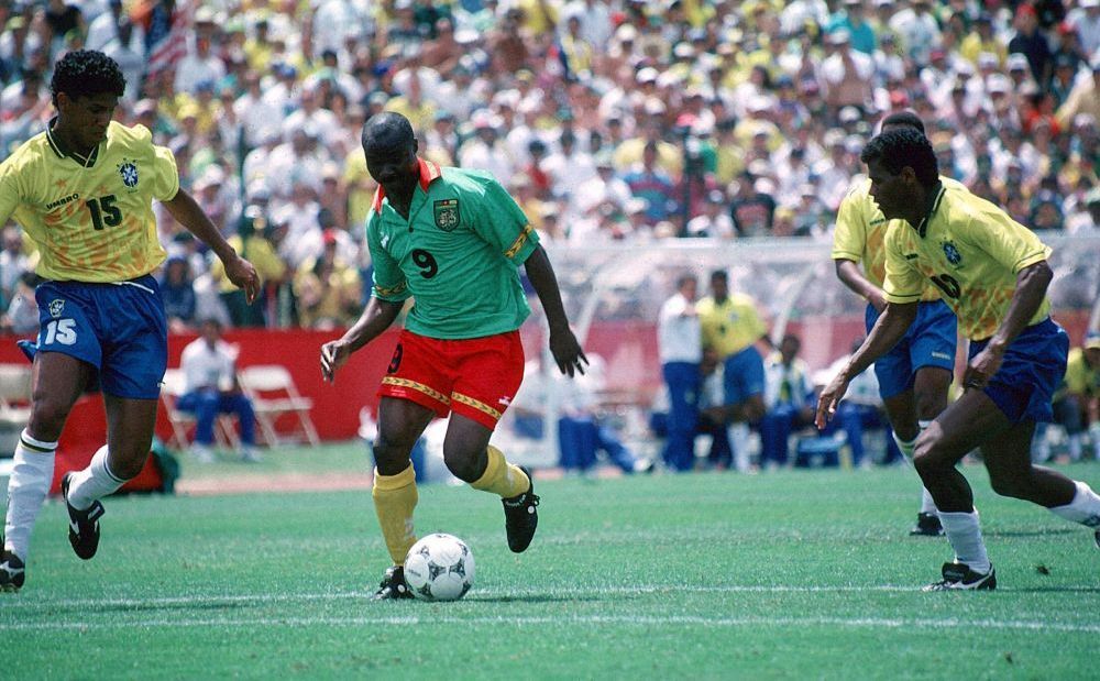 Roger Milla, atacantul care l-a amețit pe Andone la Mondialul din 1990, s-a retras definitiv la 70 de ani!_7