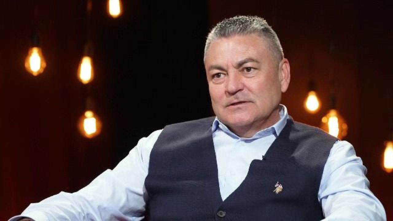 Un francez, un columbian și un român. Cele trei